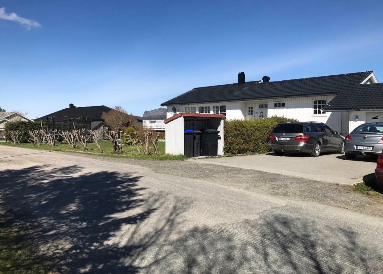 Cozy & Private Room In The Middle Of Lofoten Leknes Buitenkant foto