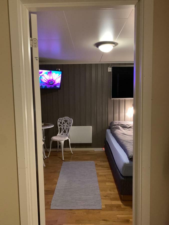 Cozy & Private Room In The Middle Of Lofoten Leknes Buitenkant foto